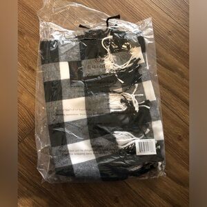 NWT Clara Clark Gingham Scarf